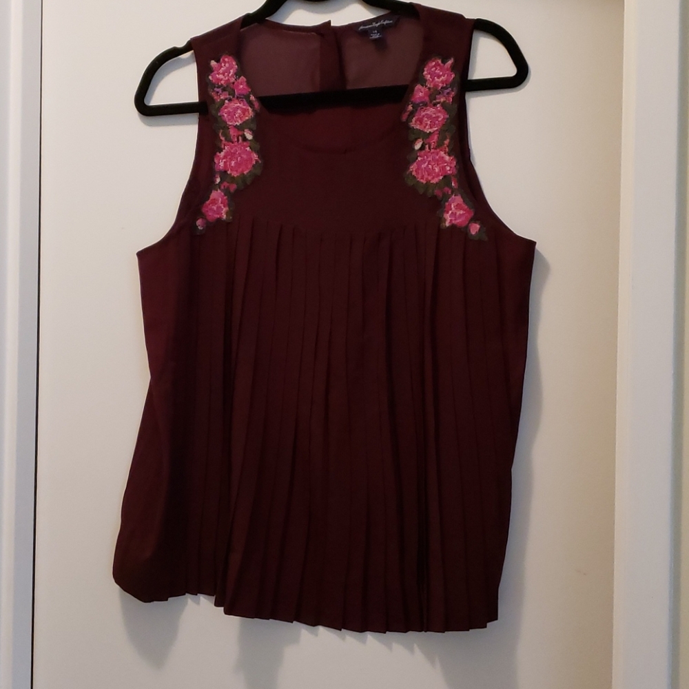 Embroidery embossed pleated front Tank top